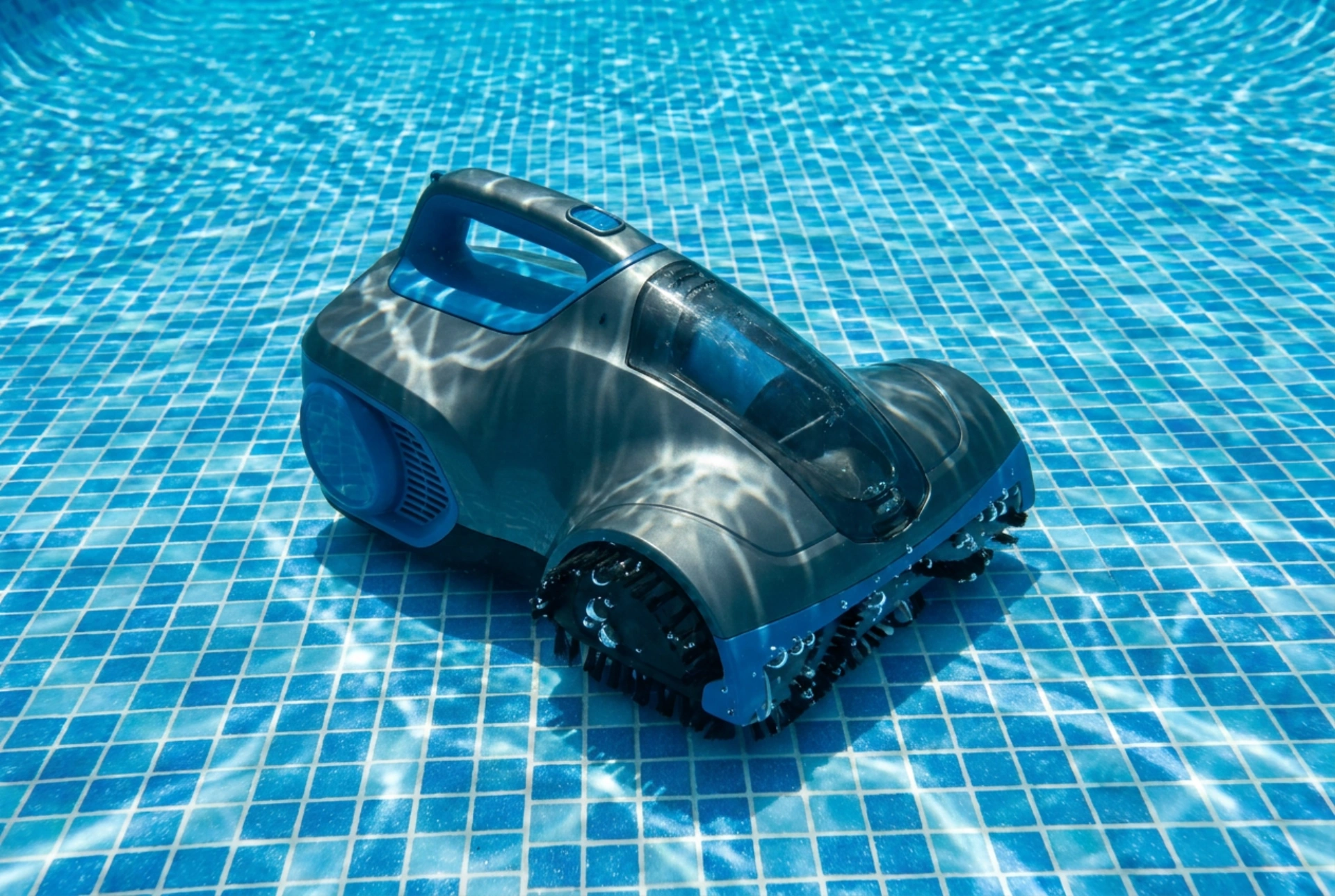 Come pulire il fondo della piscina con un aspiratore senza fili