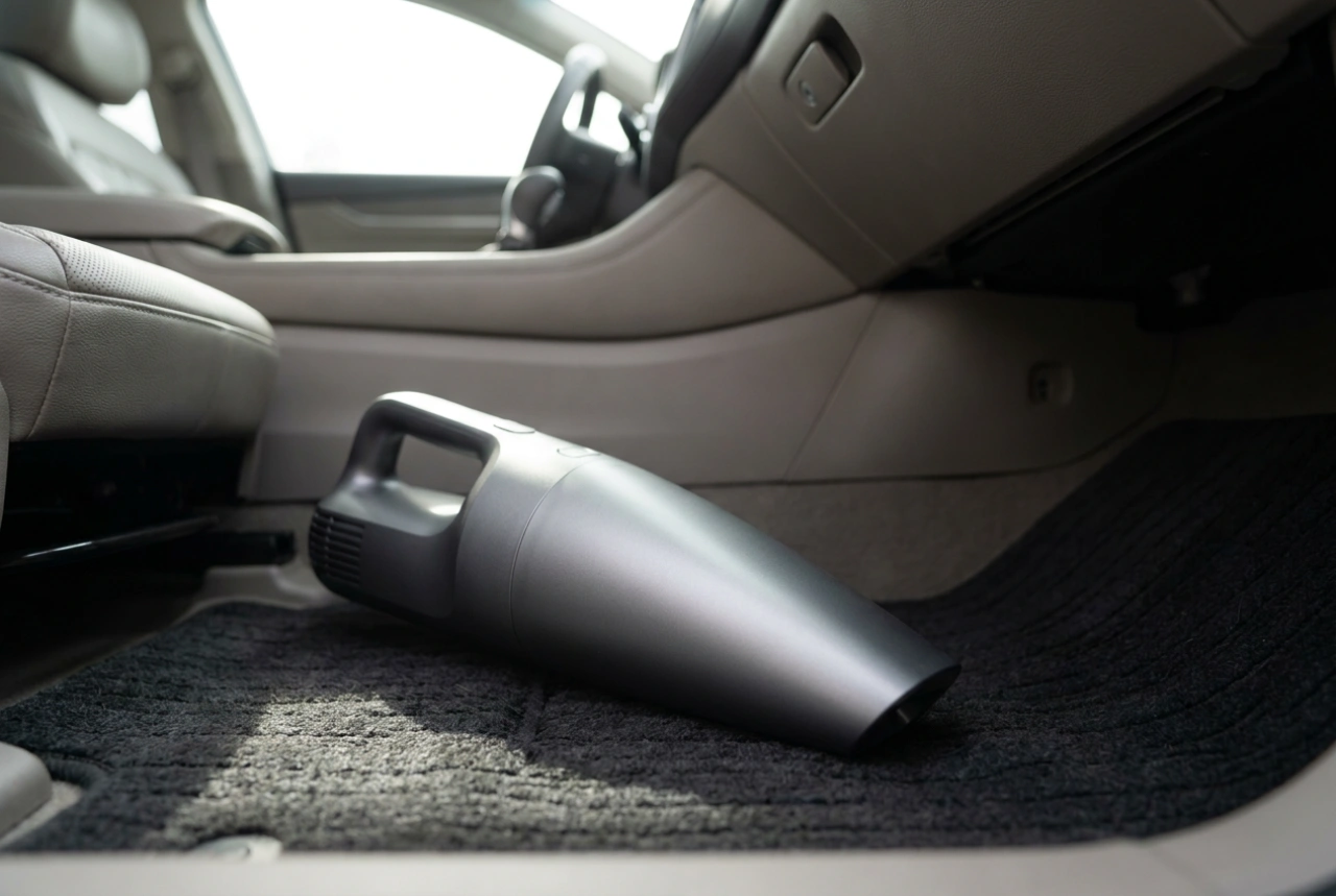 Come prolungare l'autonomia dell'aspirapolvere senza fili in auto