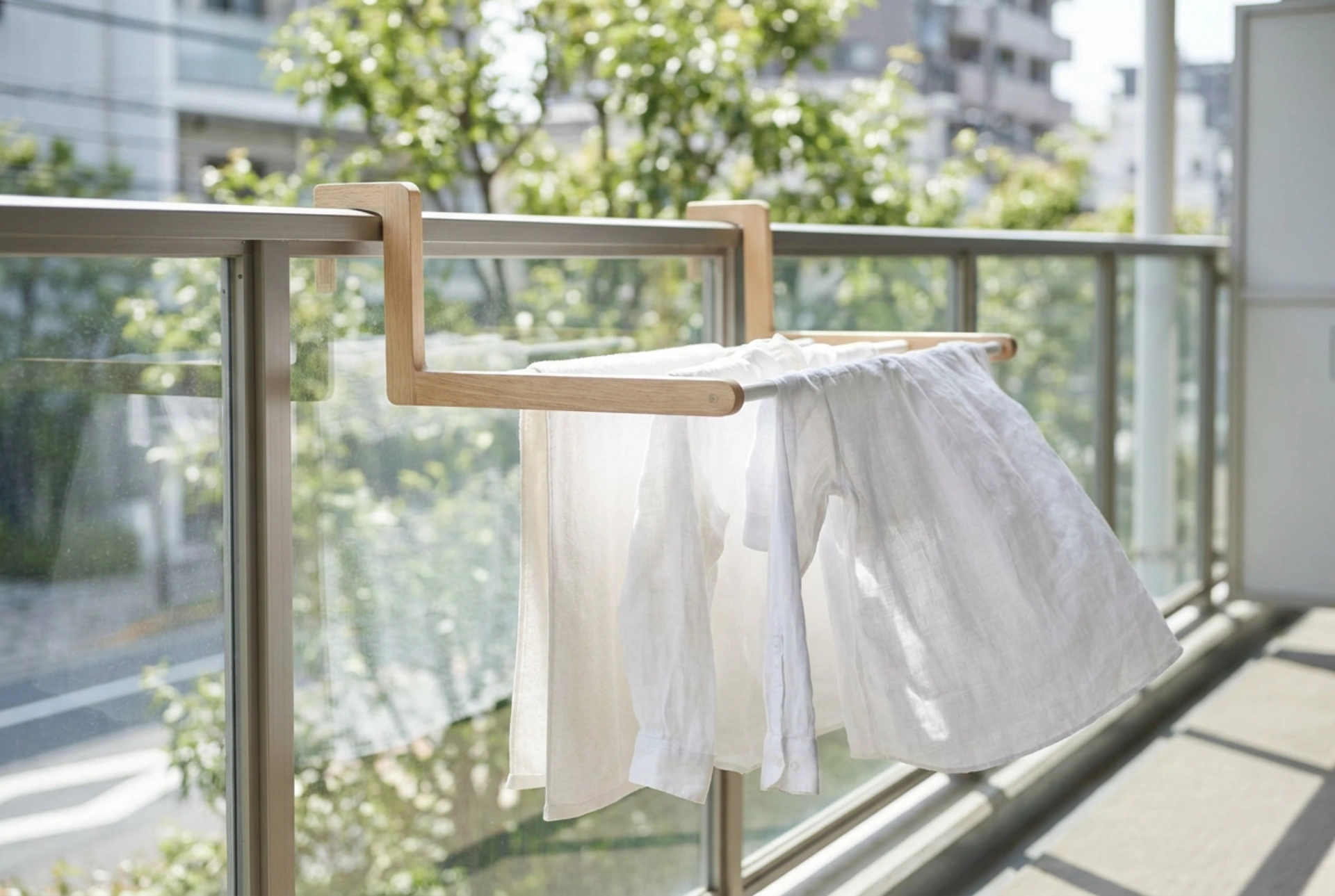 Come asciugare il bucato sulla ringhiera del balcone in modo sicuro